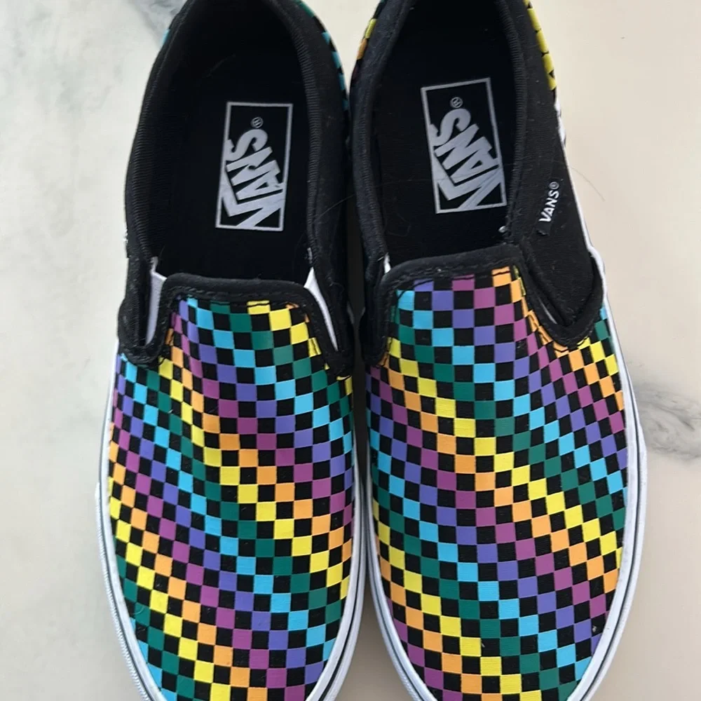 Women’s Vans slip on canvas shoes - Picture 2 of 4
